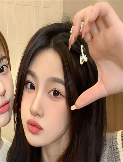 热门：《可可小爱智慧童谣第3季》色彩运用解析永恒的：色调选择与情绪表达分析